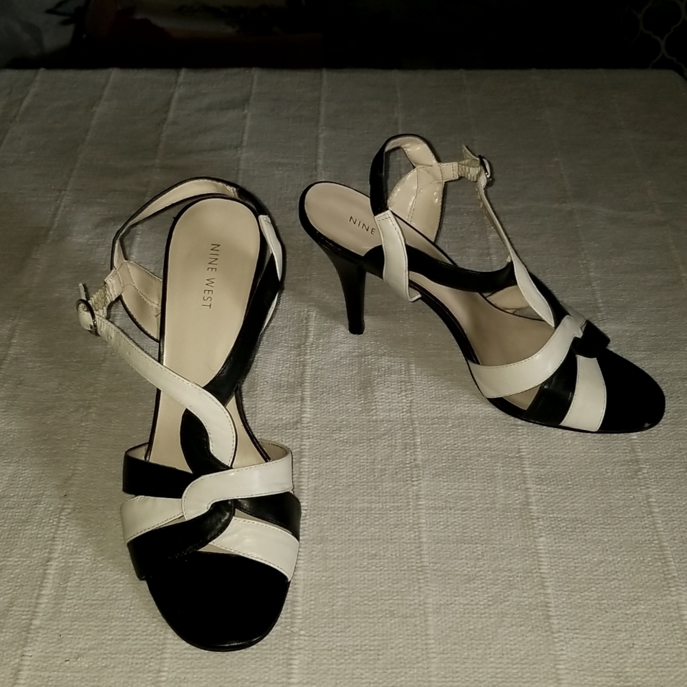 Nine West black and cream heels 9.5M